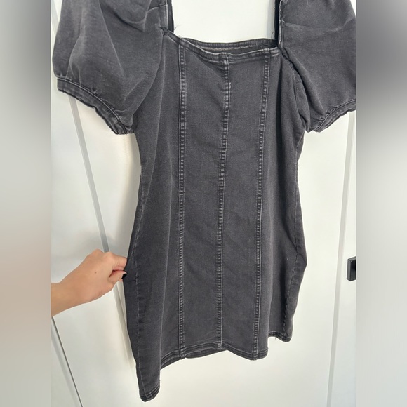 ‼️SOLD‼️ Puff Shoulder Mini Dress - Picture 5 of 7